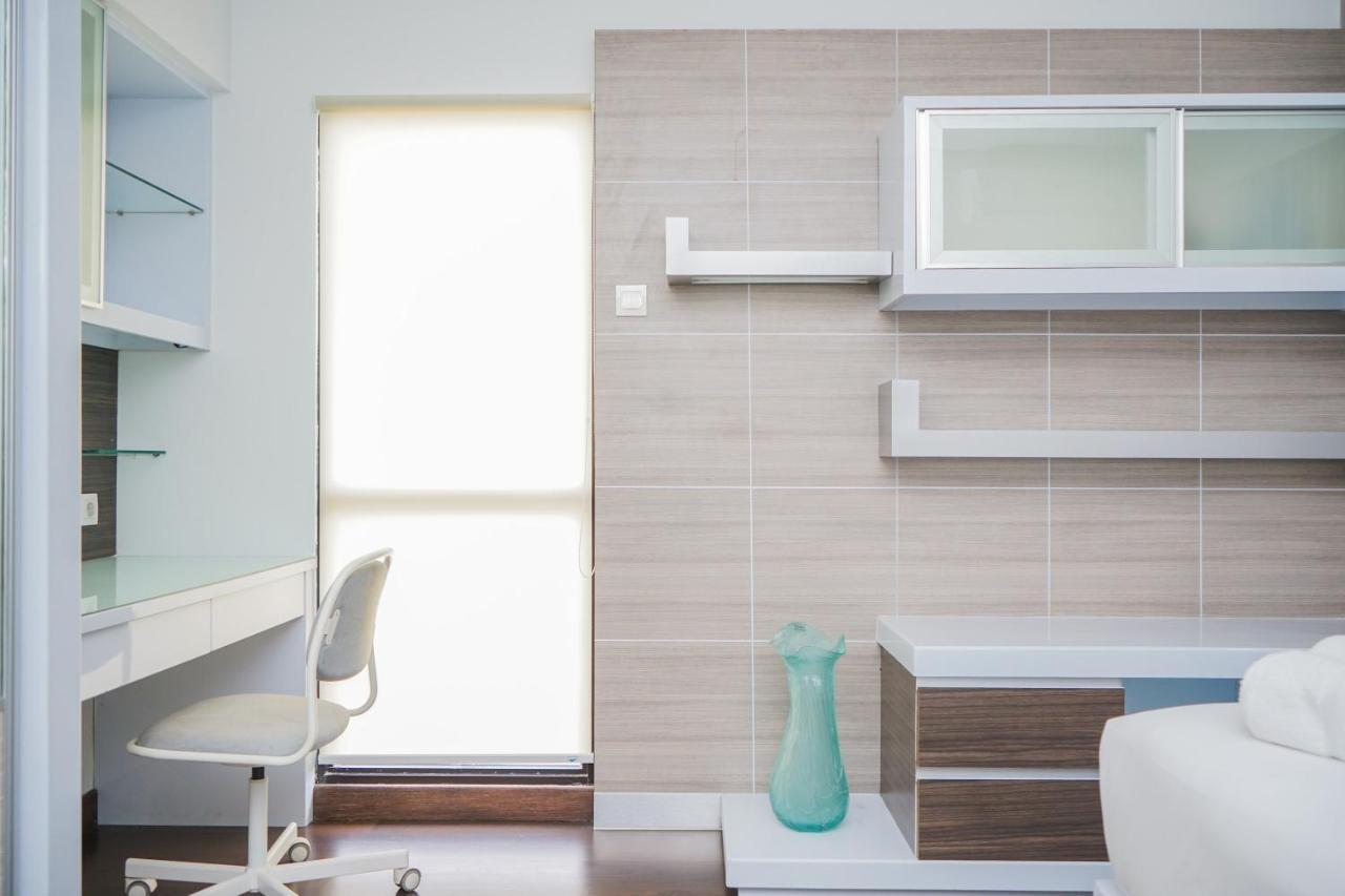 Homey And Modern Tamansari Semanggi 2Br Apartment By Travelio ジャカルタ エクステリア 写真